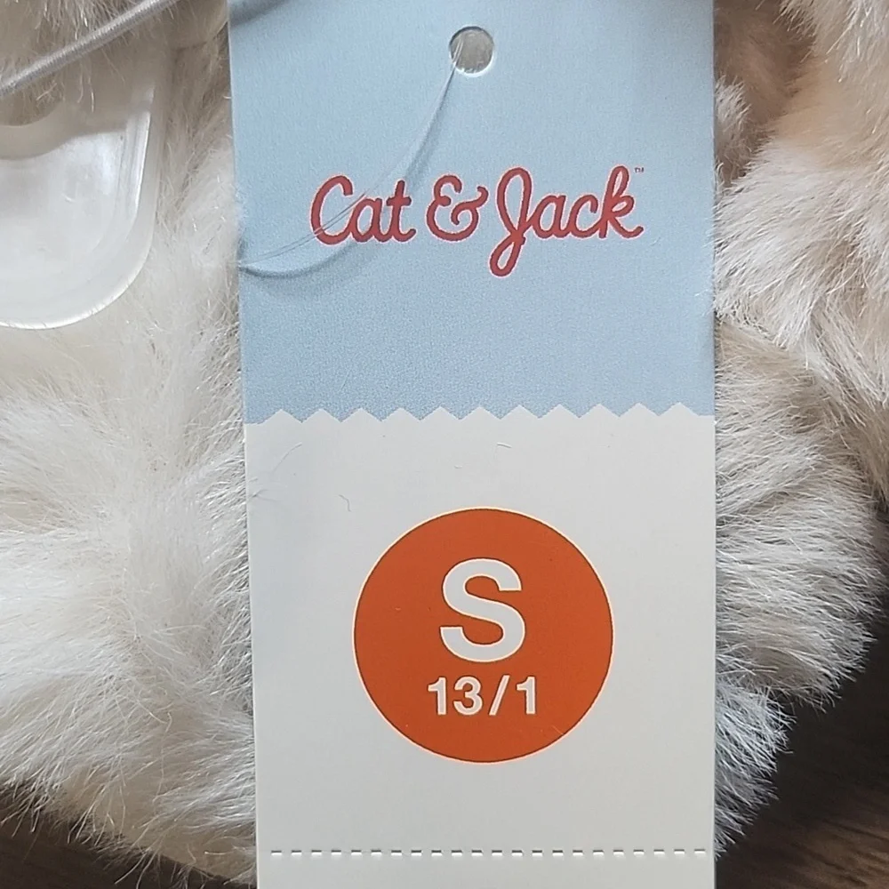 Cat & Jack Slippers, Cream/Brooklyn, Girls Size Small 13/1, New‎